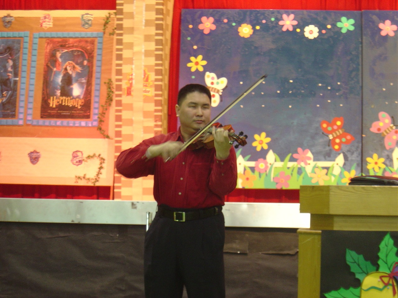 拉小提琴也是李森光的強項。