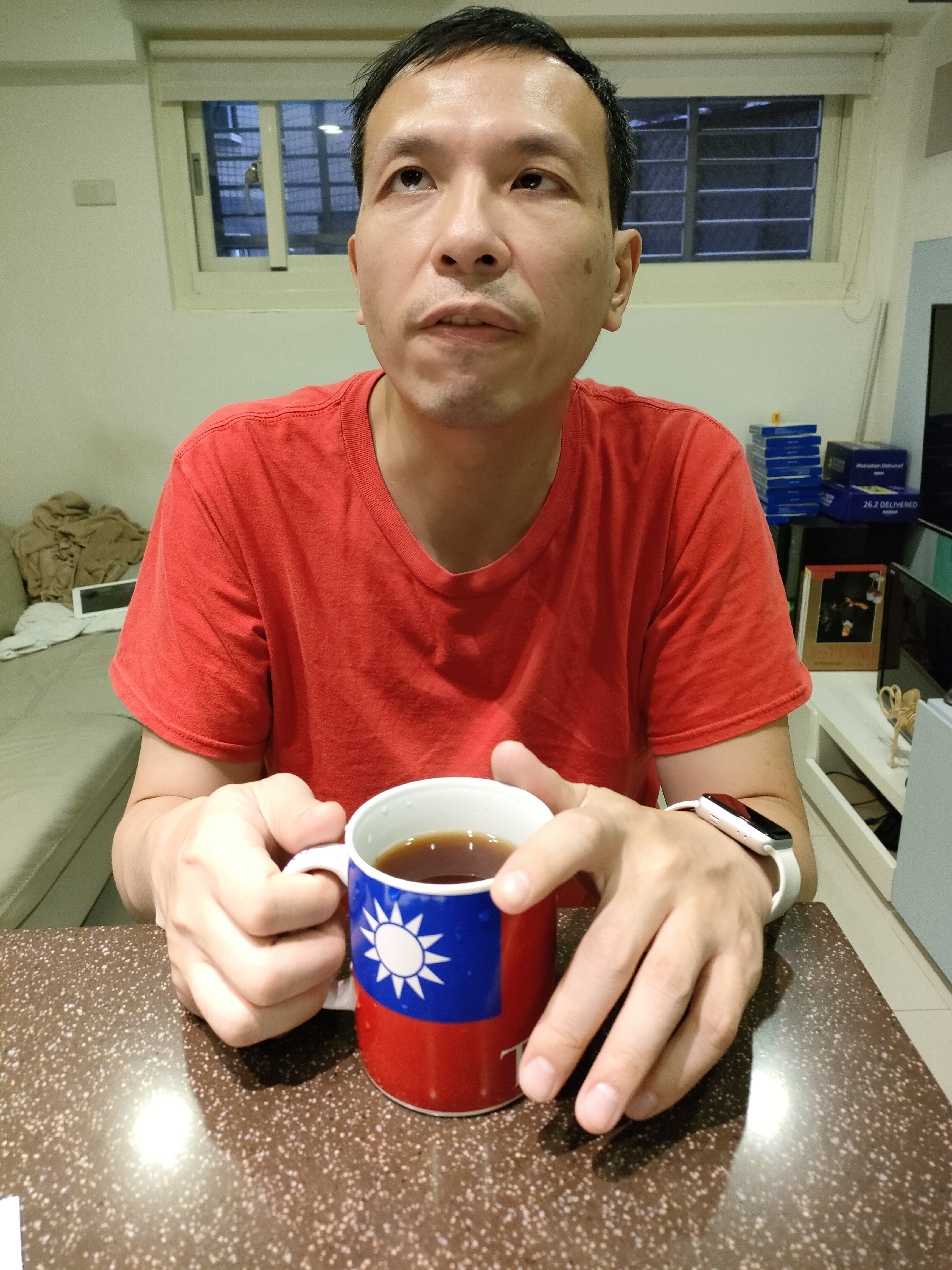 �P�[�ڱ����X�ݡA�Z�Ͱ�ڰ��ԪQ�C