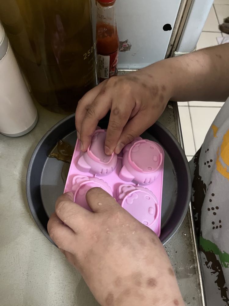 �Ϥ��G�������ҡC