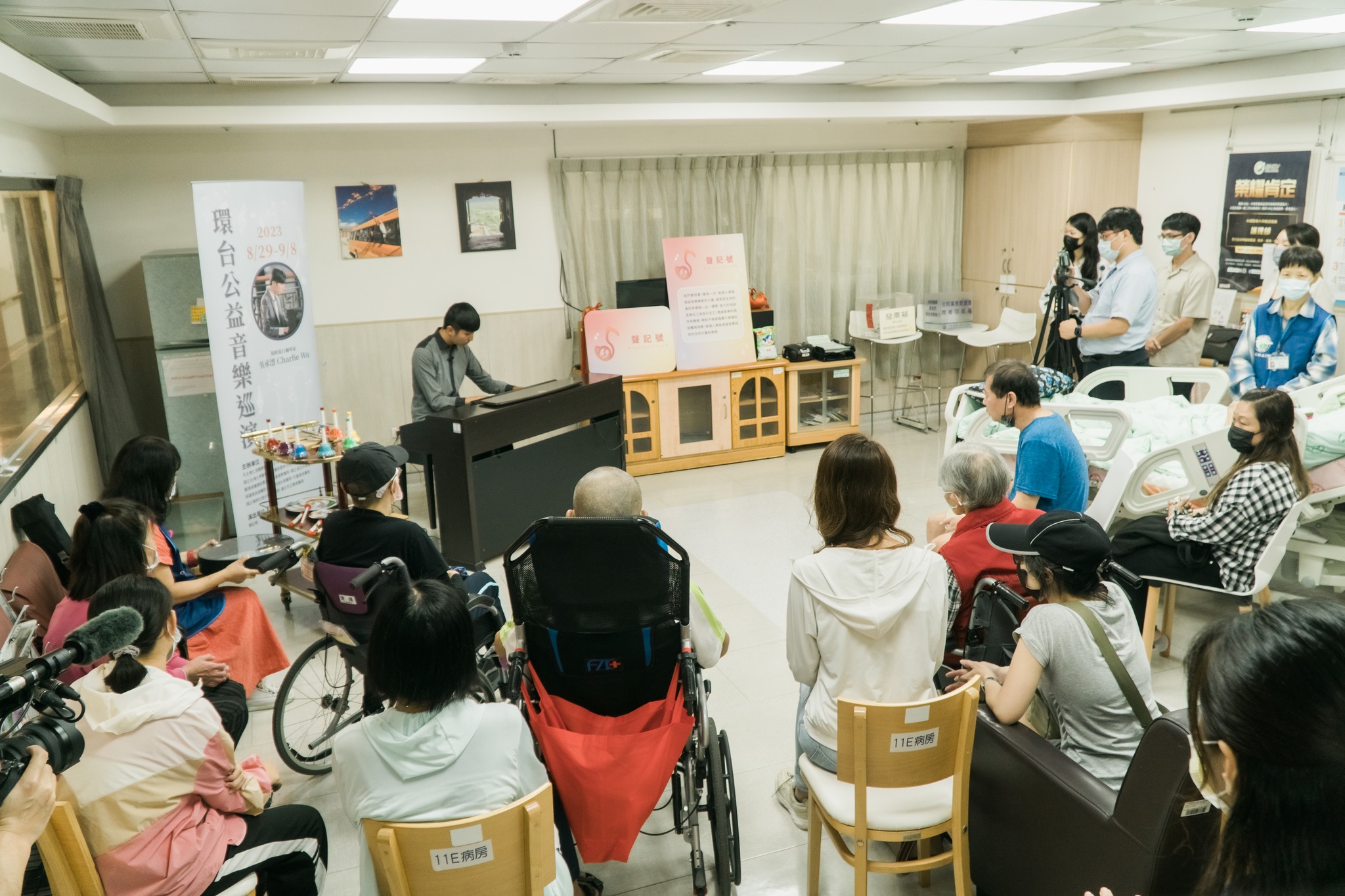 �b�w��f�СA�f�Ͷ��E�@��A��ť�d���X�u���q�l�^�C