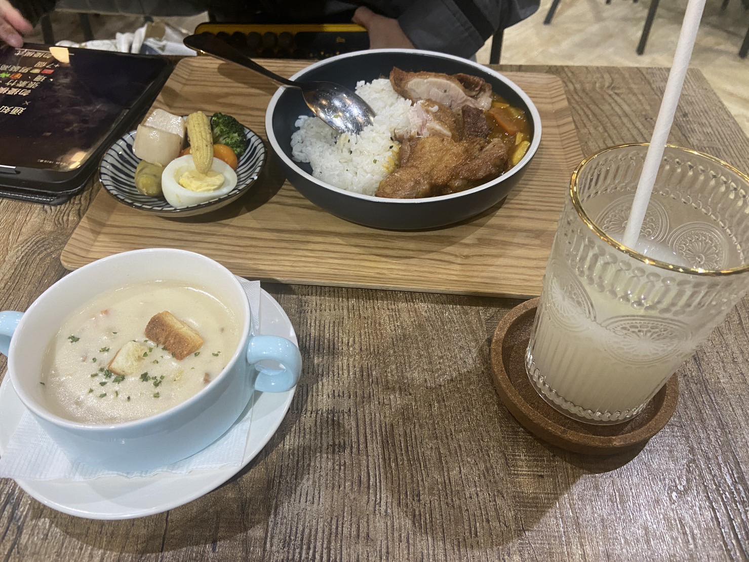 �˫n�������񪺡u�u�ۭ��v�\�I���g�C