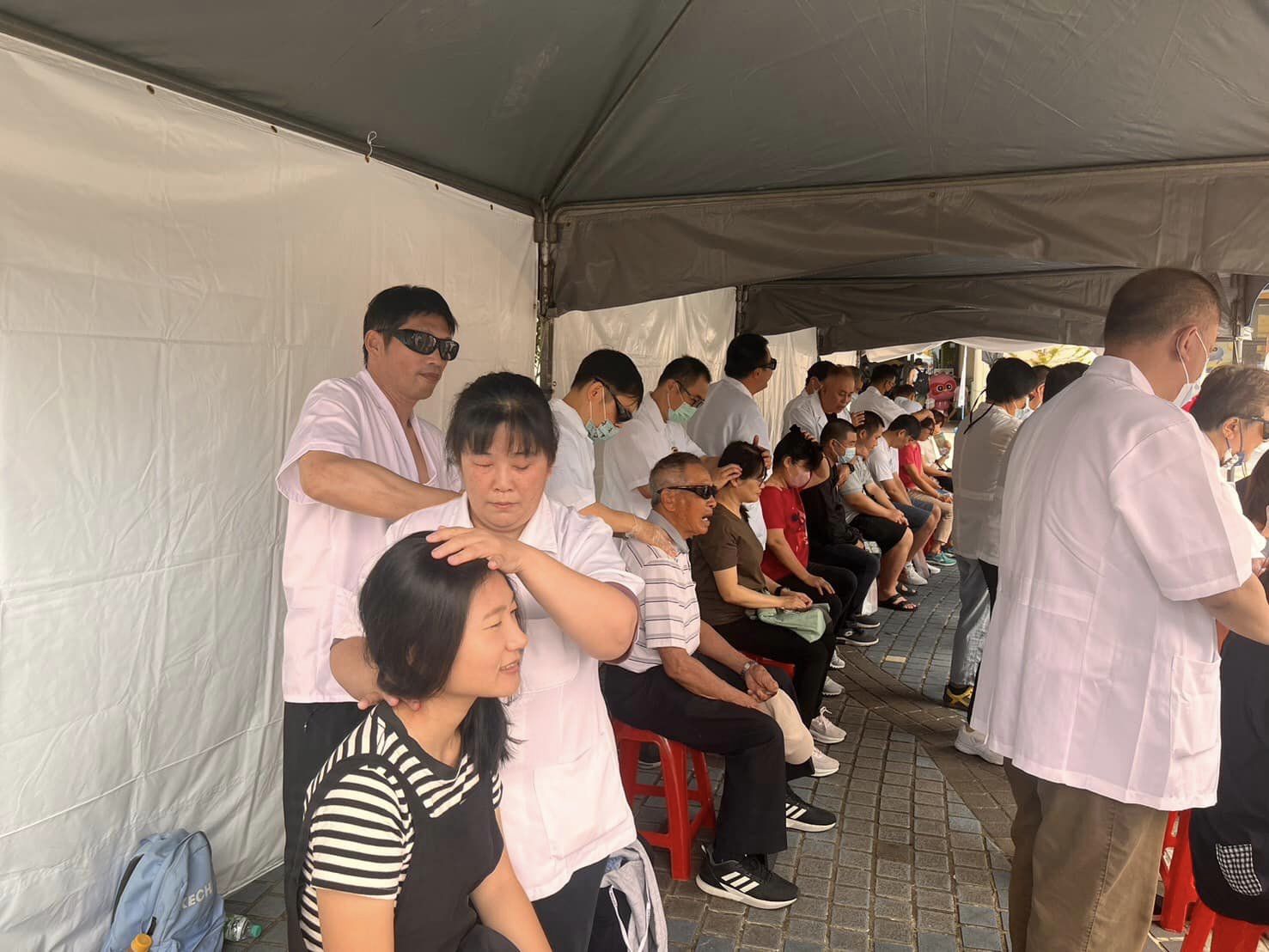 ���ζ��T�����q���|�쪺�a�x�鬡�ʡA���Ѥ��q�����A�ȡC