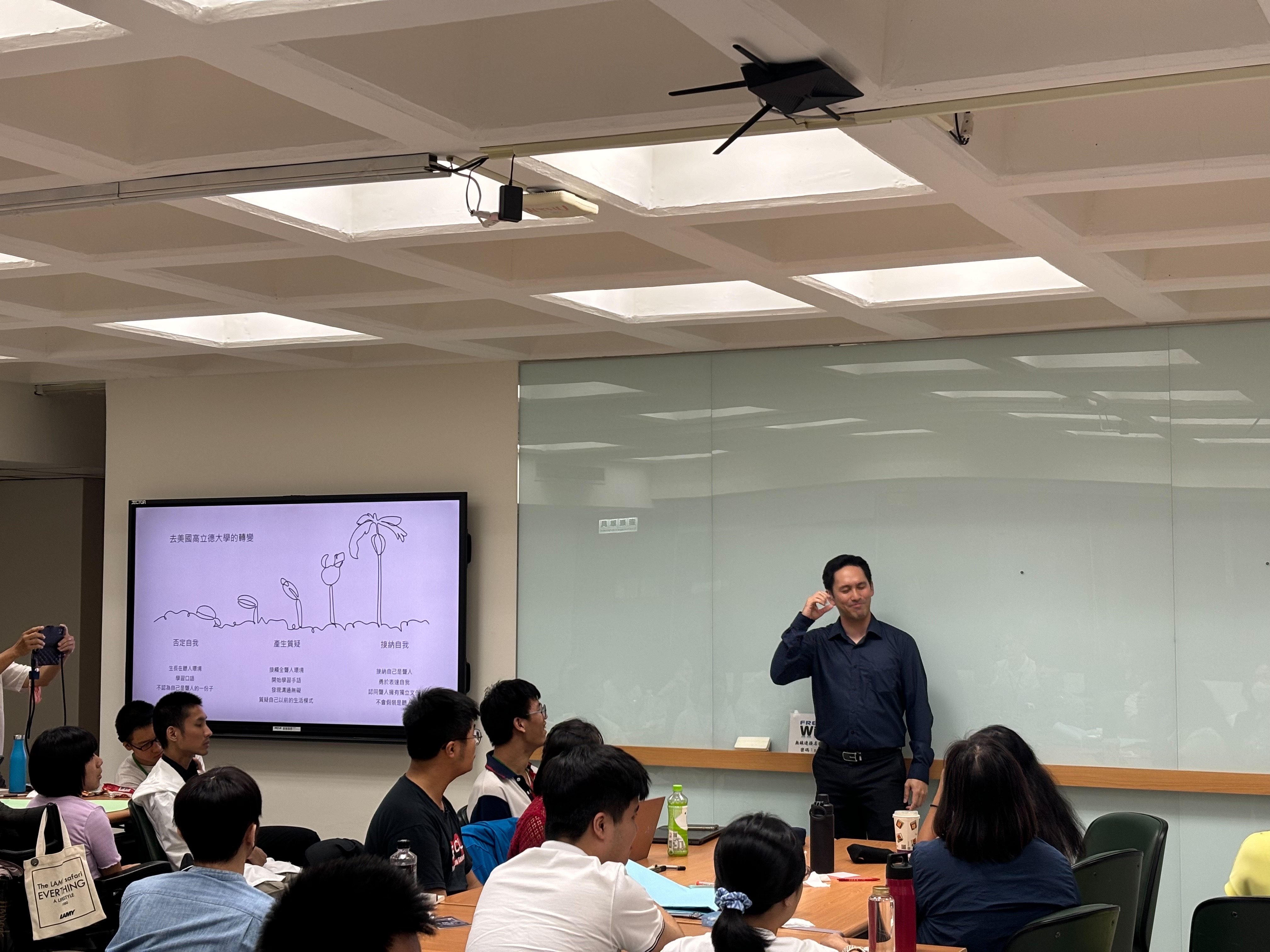 ���y�����v���ɦۤv�u�H��ê���ơv���g��C