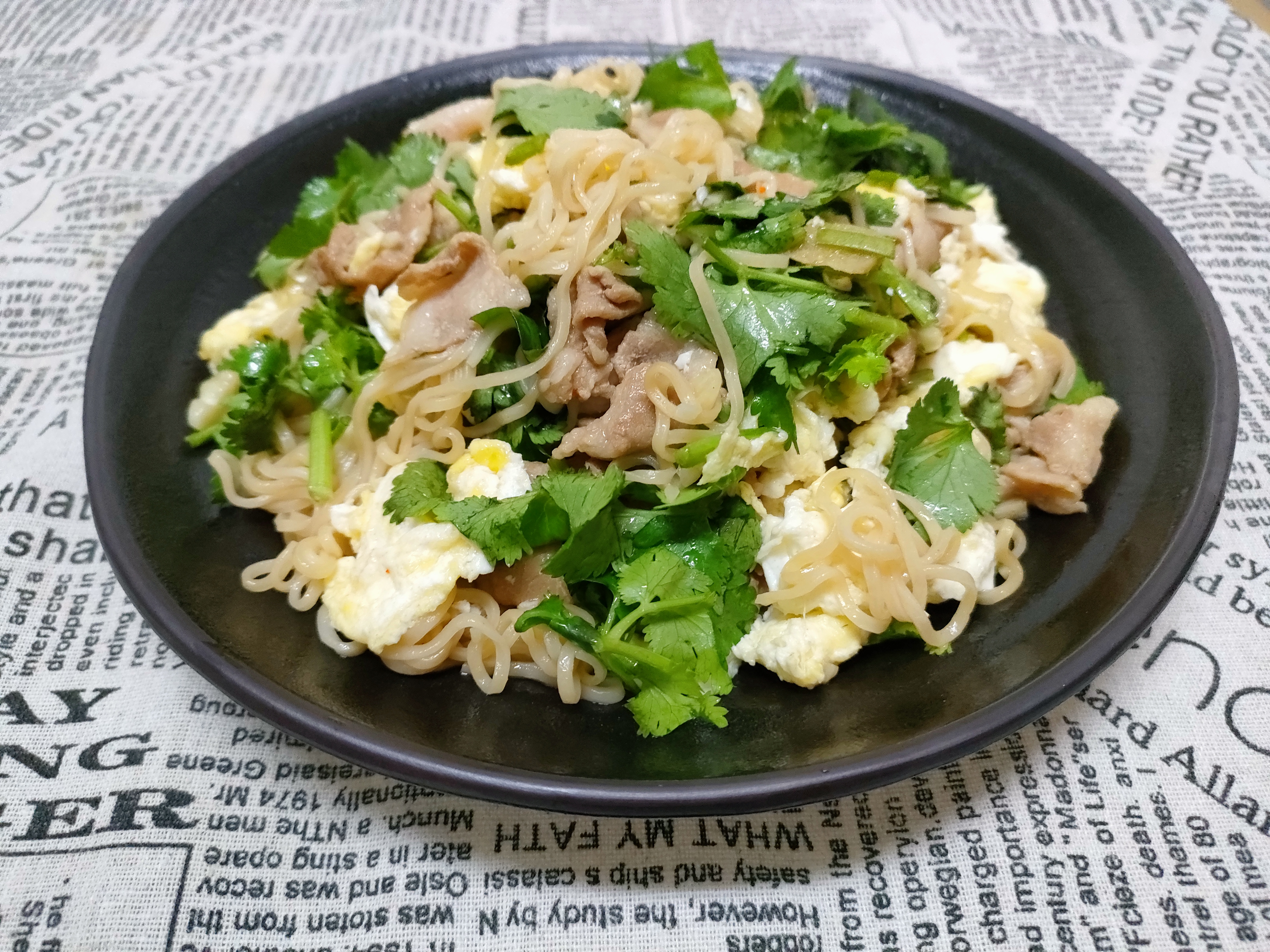 ����J����