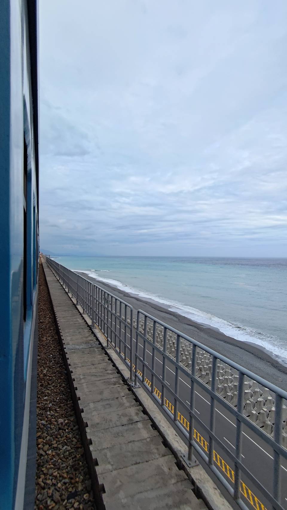 �h�}�q�����~�����C