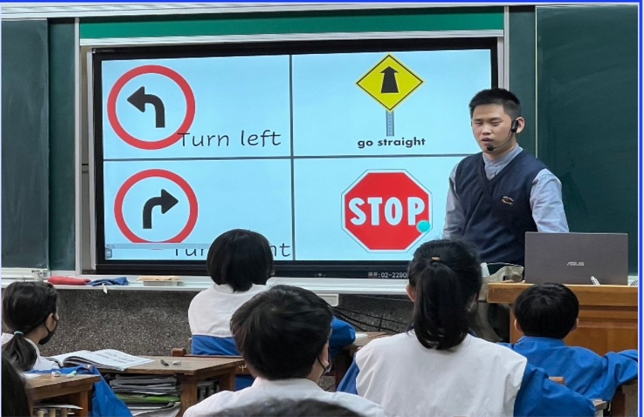 �f���^���չ�ߡC