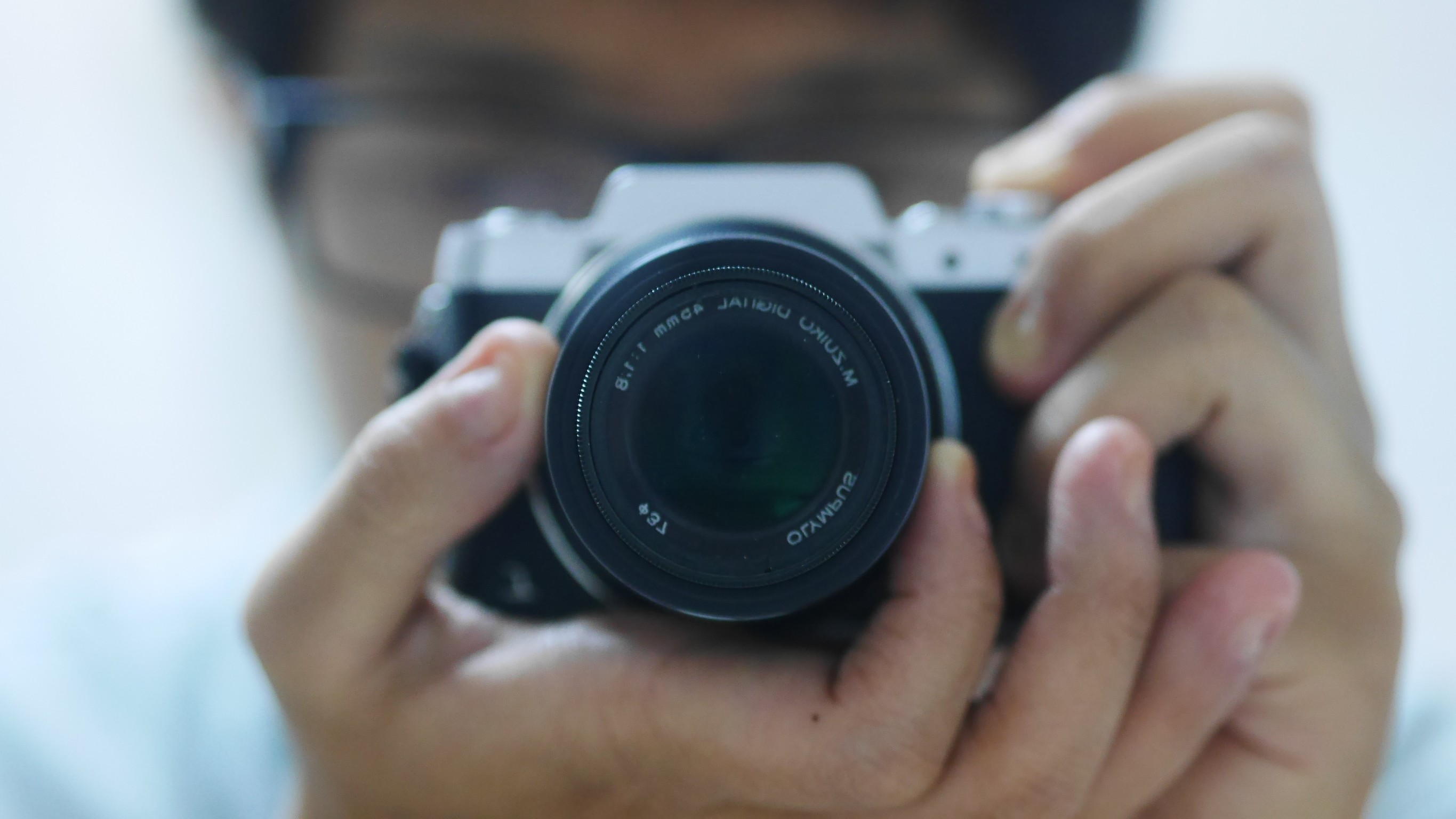 ��ӬO�L�����t�@�ӥͬ����ߡA�o�`�a�۬۾��X�C�C