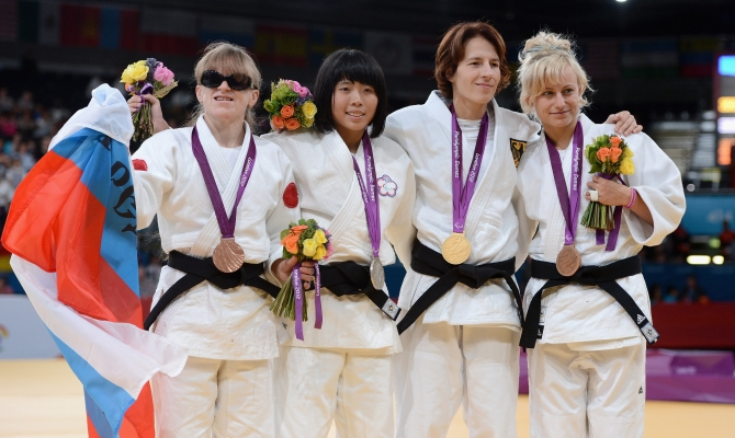 2012�~�۴����B�{���X�v�A�͵Y�]���G�^�i�ܻȵP�C