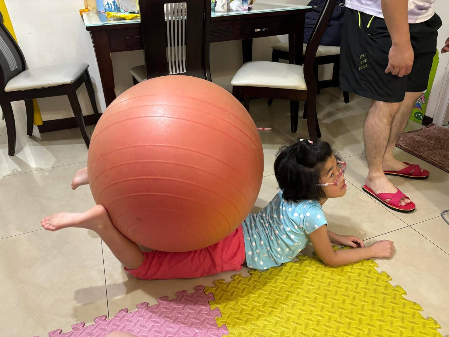 �p�����ΦX�Ш|�Ҥ]�b�a���i��C